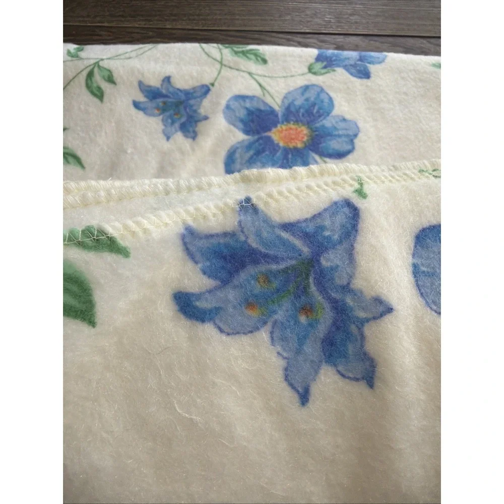 VTG 1980's Floral Jessica‎ Blanket Polyester 80X90 In Old Stock Gorgeous!